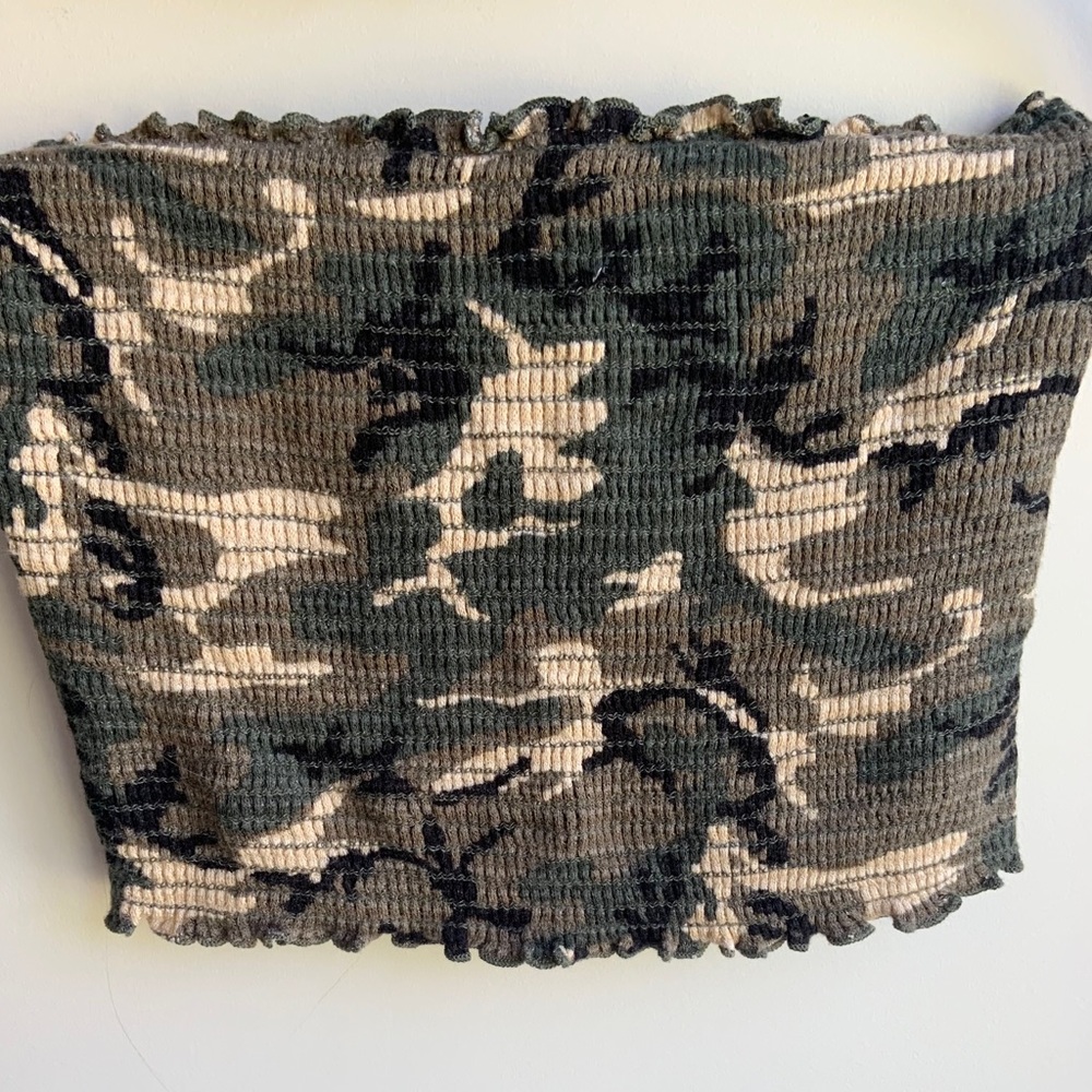Cute camo tube top🖤💚